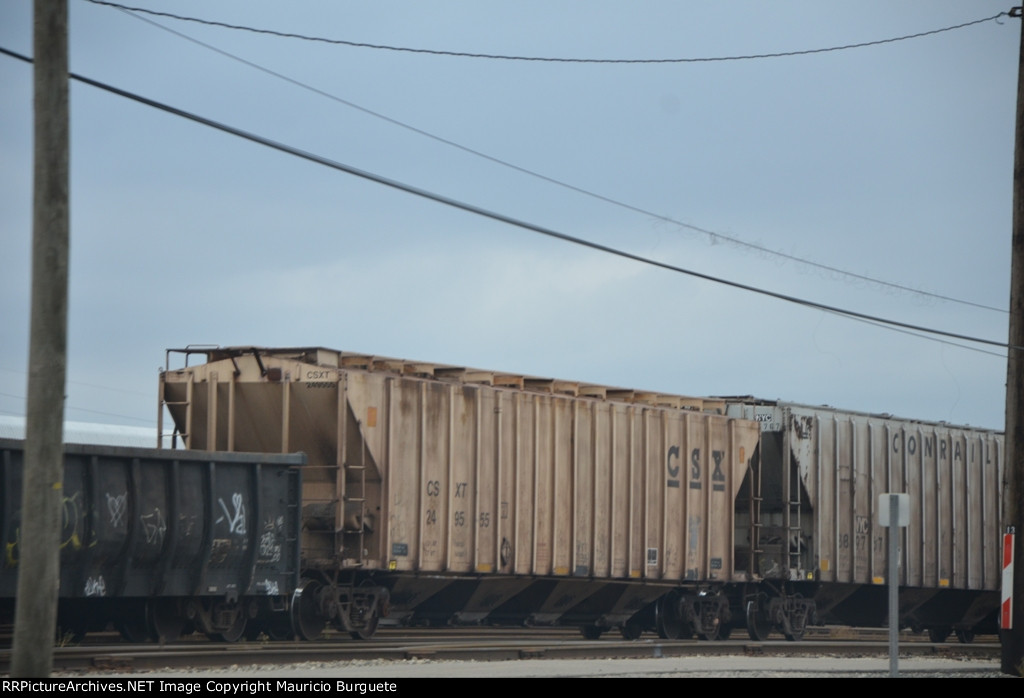 CSX Covered hopper